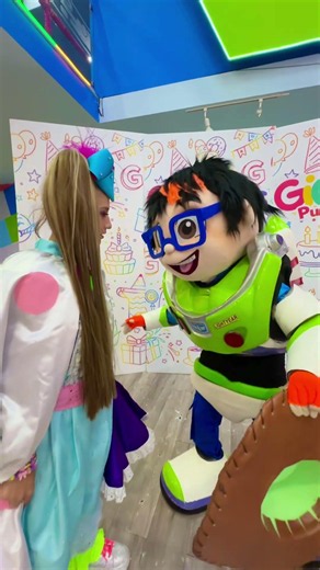 I DRESS UP AS BUZZ LIGHTYEAR #shorts #shortsfeed #toystory