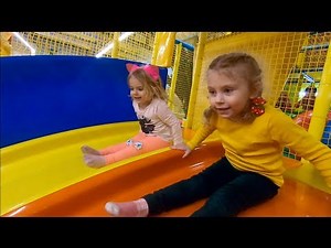 Anabella Show si Melly Karamely la cel mai mare teren de joaca | Anabella Show