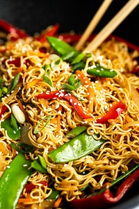 30-Minute Vegetable Lo Mein with Homemade Sauce