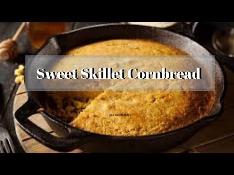 Cornbread in a Cast Iron Skillet 🍘 Sweet Cornbread Recipe!