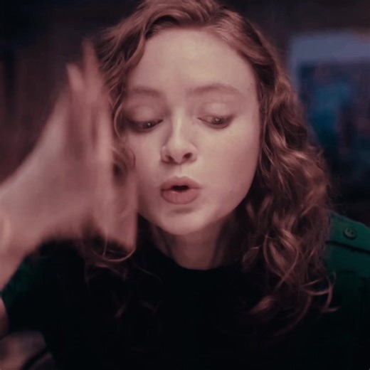 Max mayfield [scene by: jcqscenes | coloring by; sat6rns Placed by: @yuri | Signal by: lottiesffx] tags; #strangerthings5 #maxmayfield #aestheticedits #viral #fyp