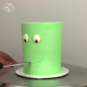 363K views · 1.4K reactions | Roses are red, violets are blue, OMG A DINOSAUR! By British Girl Bakes IG:https://bit.ly/2WD48IV | Beautylicious | Facebook