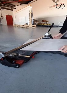 The tiled masons have good skills and a number of tools to assist in the tiling | Smart Builders