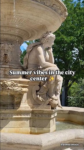 The Ultimate Budapest Travel Hub! 📍 Deák Ferenc tér