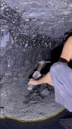 Underground Process of coal Mining the real hardwork #nature #mineralindustry #coalmining