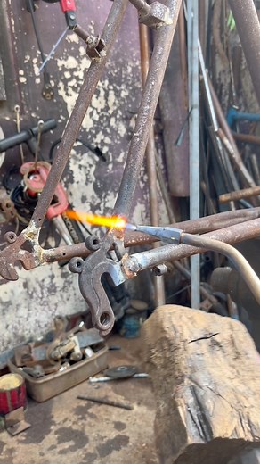 679K views · 5.8K reactions | workshop update . customer bawa frame udah dipasang do verty minta ganti do model lain #aw54cycle #bicyclerepair #cyclinglife | Anung Wedhe Bikes | Facebook