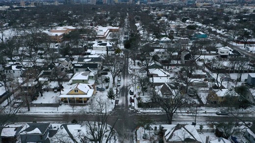 Texas utility regulators approve plan aimed at boosting power grid's reliability over time