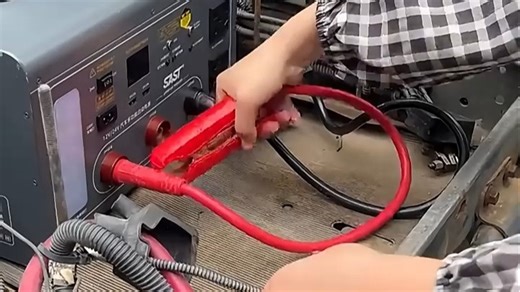 先科汽车应急启动电源12v24v通用货车工程车卡车强启救援搭电宝电瓶充电器大容量户外移动电源&1764584957191