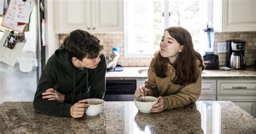 The Surprising Way Having Siblings Can Affect A Teen's Mental Health