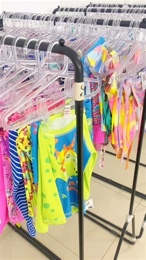 Cresci e Perdi Pato Branco/PR on Instagram: "💛✨ VENHA GARANTIR A SUA MODA PRAIA ✨💛 ⚠️Peças únicas! ⚠️Vendas apenas presenciais! ⚠️ Não trocamos itens seminovos! ⚠️Não trabalhamos com reservas. Nem via pix! 🕢 Horário de atendimento: - Segunda a Sexta: Das 9h às 18h - Sábado: Das 9h às 13h ✅ Avaliações todos os dias! Traga seus desapegos 🪙Aceitamos cartões (crédito e débito) 🪙Giracrédito 🪙PIX 🪙QR code 📍Rua Itacolomi, 1798. Amadori. Pato Branco/PR. 📲 Whatsapp: (46) 99915-3191"