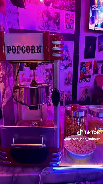 11/27(木)20時オープン🤩 ⭐️本日の出勤 ✨しお ✨あめ 50種類の飲み放題🍸 カラオケ歌い放題🎤 ポップコーン食べ放題🍿 今夜もバキュンで盛り上がりましょう💥 #バキュンンンンン #国分寺 #アニソンバー #カラオケバー #アニメ好きな人と繋がりたい