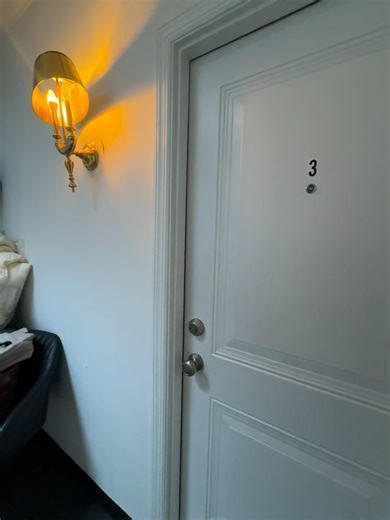 206 2nd St. #3 Hall Virtual Tour