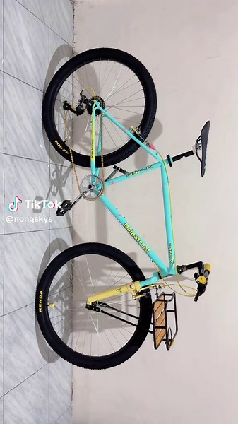 SpongeBob SquarePants Commuter Bike Adventure