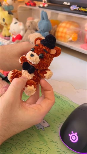 CrochetByDyll on Instagram: "cmon hurry up ur gonna miss the freddy fazbus ffs 🤐 ngl i overstuffed his head so imma remake him + the rest of the gang at some point 🙂‍↕️🫡 btw this is a FREE pattern by the freaking incredible @knotsewbinka defs go have a look or i’ll bite off ur frontal lobe 😘 pattern: @knotsewbinka yarn: Soufflé Velvet 2.0 samples hehe — #crochet #freecrochetpattern #freeamigurumipattern #fnaf #freddyfazbear"