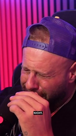 75K views · 819 reactions | Ich brauche Urlaub.. 勞 Jeden Abend live auf Twitch.tv/onkel_jacek Bekomme mit Code Onkel auf esn.com morenutrition.de & oace.de immer den besten Deal! (Rabatte in der Insta Story) Anzeige #date #lifestyle #date #datingtips #party #club #datenight #fit #datingadvice #sigma #alpha #girl #beziehung #liebe #life #lie | Onkel Jacek | Facebook