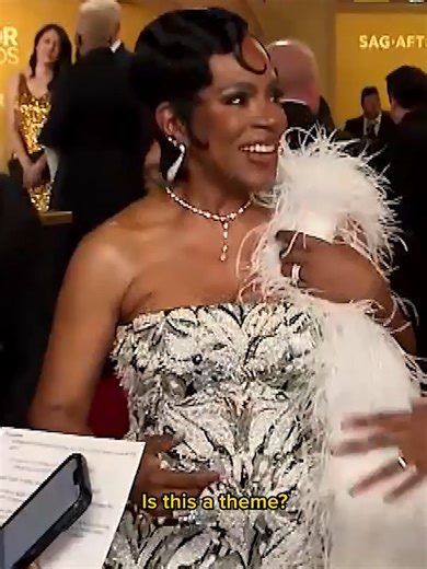 Sheryl Lee Ralph knows she’s getting an A for nailing the #ActorAwards roaring '20s dress code. #sherylleeralph