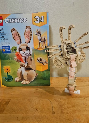Exploring the Lego 31162 Alien Facehugger Set