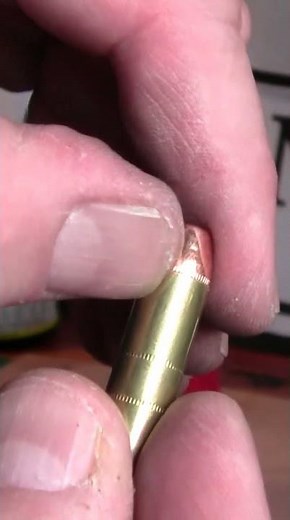 Crimping the bullet
