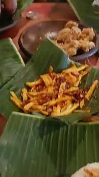 rutinitas makan diluar