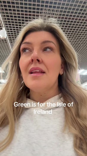 Why Green Represents the Isle of Ireland