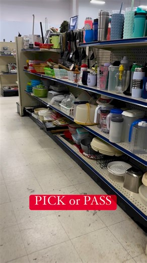 195K views · 968 reactions | 1970s Tupperware Small Cake Taker. Would you pay this much? | Part-Time Pickers | Facebook