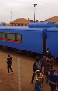 193K views · 5.1K reactions | Le train Matadi–Kinshasa reprend du service Le retour du train à Kimpese | Pitchou Mangaya | Facebook