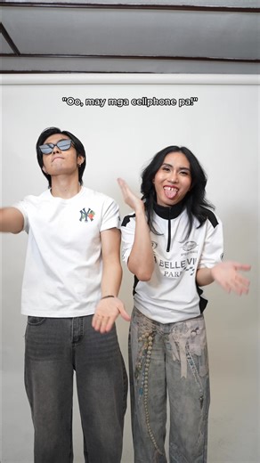 GOLDEN REWARDS PARA SA 'YO!🎁 Mag-log in lang bukas nang 4 PM sa MLBB app para hindi ka mahuli sa grand pamigay! Baka isa ka sa makakuha ng brand new cellphone at iba pang prizes!🥳 Mark your calendars na para hindi ka mapa-face palm! #MLBBLoginFeb17 #MLBBGoldenMonth #MLBB | Mobile Legends: Bang Bang