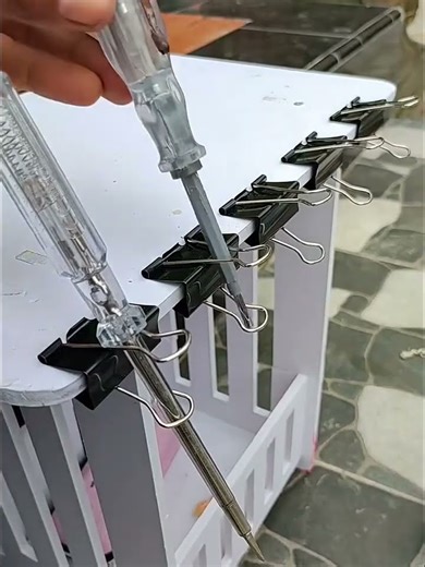 tips for storing a screwdriver using a paper clip #shortsvideo