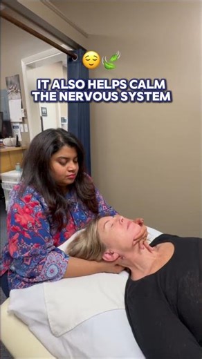 Ever had your physio use manual therapy and wondered what it’s actually doing? 💆‍♀️