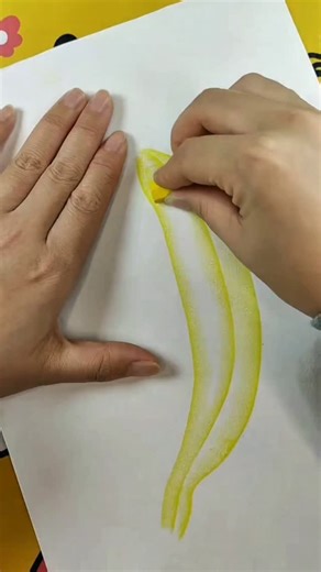 Arts Fusion Studio on Instagram: "Easy Banana 🍌 Drawing diy Like ❤️ Save Share it . . . . . . . #creativity #diycrafts #drawing #artist #christmas artsfusionstudio"