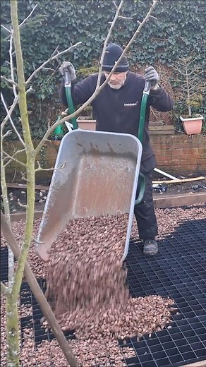 Full Log Cabin Base Build Using Ecodeck Grids #DIY #construction #building