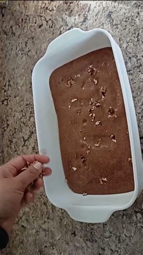 Pear and chocolate brownie: Flourless and sugar-free recipe. Healthy and delicious.