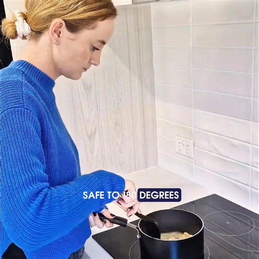 Crafted with Aerolift™ technology and a triple layer of nonstick for superior performance, the new RACO Smartstart range ensures your kitchen creations sear better and release more easily. | RACO Australia