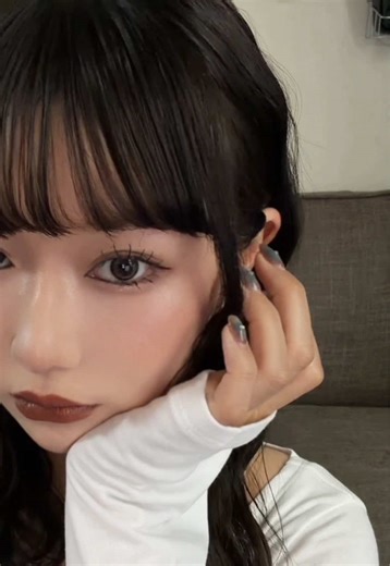 オレンジメイクの魅力とブラウンリップのおすすめ
