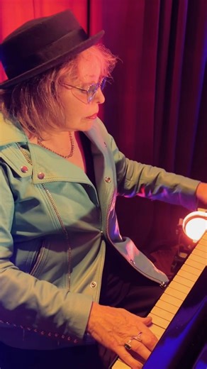 Winifred Atwell's 5 Finger Boogie - performed by Jan Preston