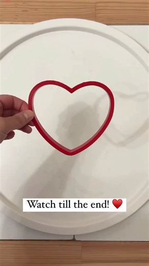 A little Valentine’s Day STEM magic ❤️🌈 Place Skittles in a shallow tray to form a heart, gently pour in warm water, and then… wait. Watch closely as the colours slowly travel outward and create a beautiful rainbow pattern. What’s happening? The sugar and food colouring dissolve when they meet the warm water. As the sugar spreads, the colours move with it, showing diffusion in action. The warm water speeds up this process, making the magic happen right before their eyes. Simple setup, big wonde