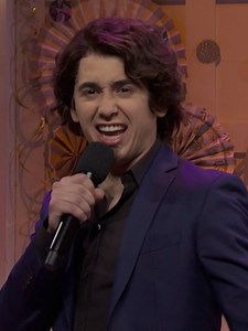 Domingo and Kelsey Texting Adventure on SNL | STACKTV
