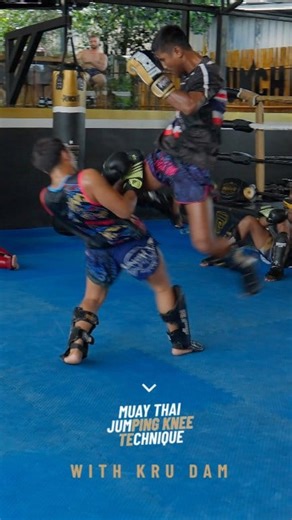 BOOM! Jumping Knee KO 💣🔥 This is what happens when timing meets power. Watch full technique video: https://youtu.be/pF-QDy8mKrc Don't forget to Like & Subscribe to Our channel for more Technique Videos! #MuayThaiMoves #PunchItGym #KOmoment #JumpingKnee #TechniqueTutorial | Punch it Gym Koh Samui Muay Thai
