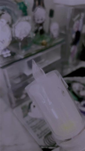 香水楽しみだったの〜！ これつけてスイパライきます @つきしろ @🕯朧羽👻 @凪 @ういてゃ(ログアウト済み) @(՞ o̴̶̷̤ ̫o̴̶̷̤ ՞)🎀 @ひまわりｻﾌﾞ #手元動画 #開封動画 #にじさんじ好きと繋がりたい #雰囲気