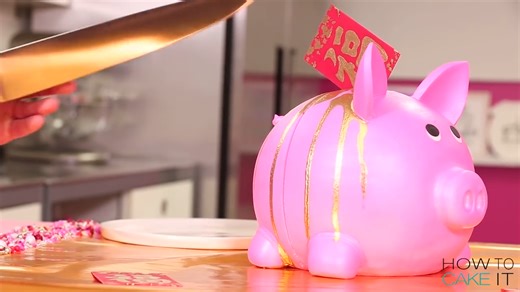 The new year dessert that steals the show – piggy bank cake