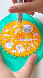 1.4M views · 2.6K reactions | Oddly ASMR Geometric P784 #geometric #shapes #pattern #symmetry #design #art #math #science #geometry #polygon #triangle #square #circle #fantastic #incredible #amazing #awesome #oddlysatisfying #oddlysatisfyingvideos #oddlysatisfyingasmr | Geometric Life | Facebook