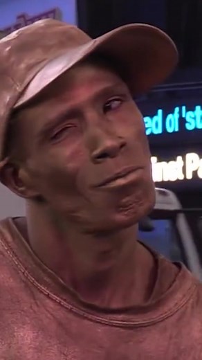 I traveled to Cyrodiil and had a quick conversation.. #guitaro5000 #guitar #duet #trending #viral #music #musictok #comedy #streetinterview #elderscrolls #oblivion #skyrim #npc