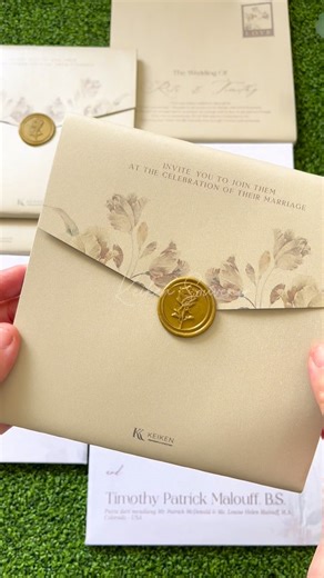 keikensouvenir on Instagram: "undangan premium A.12.2 Spesifikasi: folded hardcover (rectangle) jenis bahan : yellow board k30 & java white (tebal 3mm x2) ukuran jadi : 15 x 15 cm cover : jasmin silver (210gsm) aksesoris : wax seal sally rose ( gold color ) Includes: plastic packaging guest label"