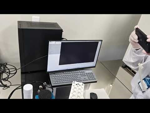 Checking for adherent cell confluency