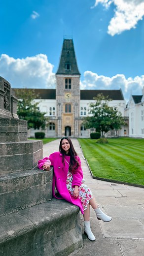 Discover the charm of Dulwich Village 🌿✨ 5 must-visit spots and things to do in this picturesque London gem! 1. Dulwich Picture Gallery Explore the world’s first purpose-built art gallery, featuring an impressive collection of European masterpieces and stunning exhibitions. 2. Dulwich Park A beautiful green oasis perfect for a relaxing stroll, boating on the lake, or enjoying the serene landscapes and blooming gardens. 3. The Dulwich Village High Street Wander through charming boutique shops, c