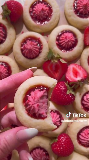 This Barbie loves to bake! 🎀🩷🧁 5 pink desserts to celebrate the new Barbie movie 💕 💖 Heart Shaped Cake 🎀 Strawberry Brownies 💕 Strawberry Cupcakes 💖 Raspberry Chocolate Cupcakes 🎀 Strawberry Cheesecake Cookies #barbie #heartcake #strawberrycupcakes #strawberrybrownies