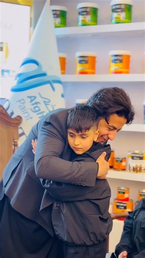 Jamshid Khan | ‎صدای تو فقط یک شعر نبود؛ تپش قلب وطنی بود که در واژه‌ها جان گرفت. آریا جان، تو نشان دادی قهرمانی تنها در اعداد و فرمول‌ها خلاصه نمی‌شود،...‎ | Instagram