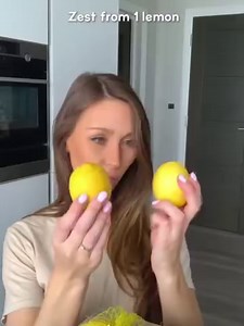 Raspberry Lemon Drizzle Cake 😍