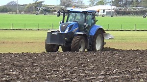 Another clip of gun operator Stuart Blazely, of Cresswell Agriculture, ploughing at "Melton Rise", Bishopsbourne, back on 2nd October 2025. | Craig's Farming Photos & Videos