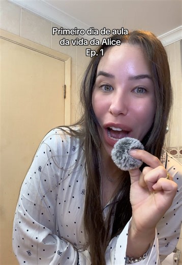 Vídeo de Anadamer (@anadameroficial) relacionado a first day of school